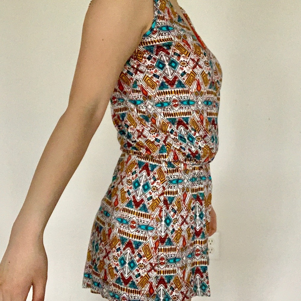 Forever 21 (ambiance) NWOT Aztec romper size S - Picture 8 of 8